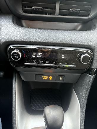 Toyota Yaris 1.5 Hybrid Dynamic picture 32