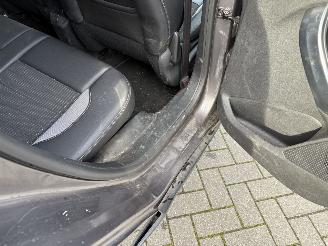 Peugeot 2008 1.2 PureTech Crossway picture 3