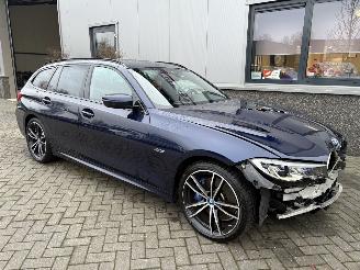 damaged passenger cars BMW 3-serie 330e High Executive 2022/2