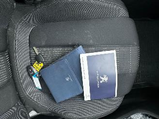 Peugeot 308 1.2 PureTech Allure Automaat picture 9