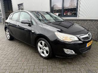 uszkodzony samochody osobowe Opel Astra 1.4 Turbo Edition 2010/8