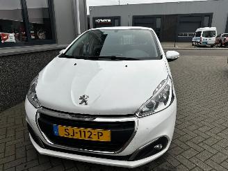 Peugeot 208 1.6 BlueHDi Blue Lease picture 21