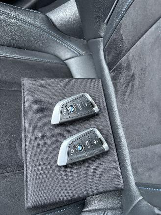 BMW 3-serie 330i M-Pakket High Executive Automaat picture 23