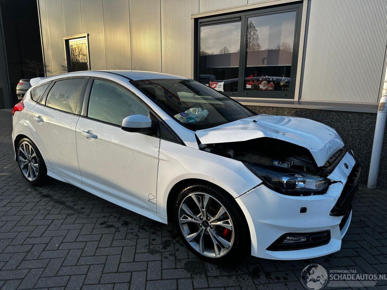 Ford Focus 2.0 ST 270pk