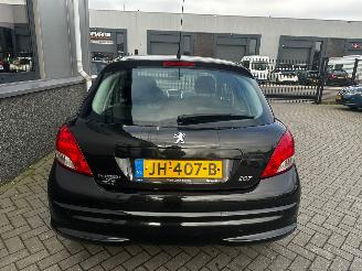 Peugeot 207 1.4 VTi Access picture 10