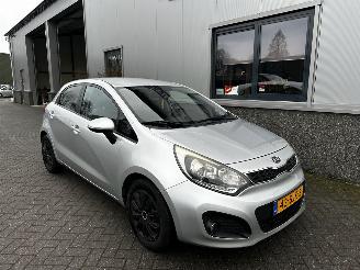 uszkodzony samochody osobowe Kia Rio 1.2 CVVT Plus Pack 2011/10
