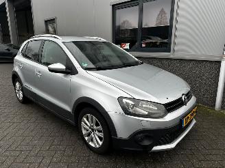 Schadeauto Volkswagen Polo 1.6TDI Cross 2013/8