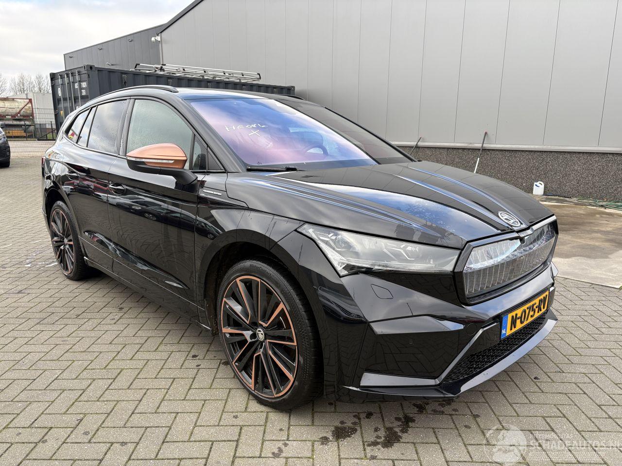Skoda Enyaq 80 Founders Edition Black