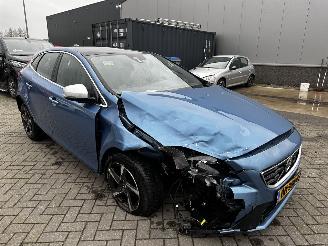 Damaged car Volvo V-40 2.0 D2 R-Design Business 2015/10