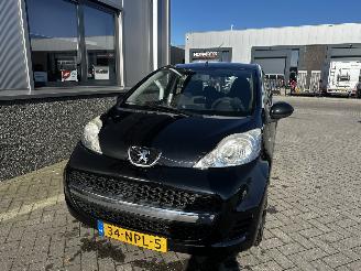 Peugeot 107 1.0-12V Millesim 200 picture 31