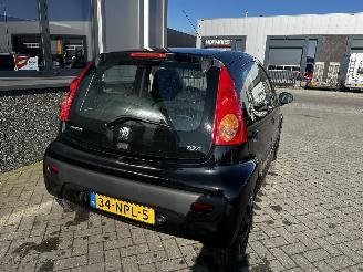 Peugeot 107 1.0-12V Millesim 200 picture 11