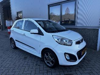 uszkodzony samochody osobowe Kia Picanto 1.0 CVVT Design Edition 2013/3
