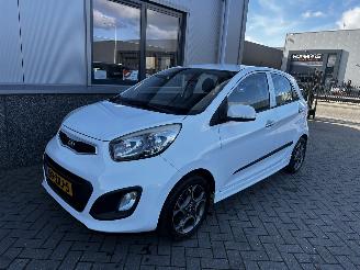 Kia Picanto 1.0 CVVT Design Edition picture 18