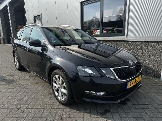 krockskadad bil auto Skoda Octavia 1.0 TSI Greentech Ambition Business 2018/10