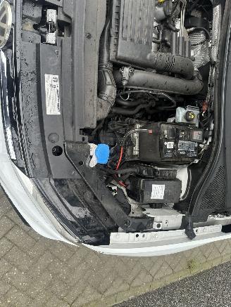 Volkswagen Tiguan 1.4 TSI Comfortline Business R picture 17