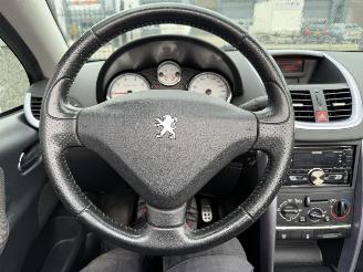 Peugeot 207 CC 1.6 VTi picture 25