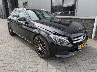 uszkodzony samochody osobowe Mercedes C-klasse C-Klasse Estate 200 Prestige 2017/2
