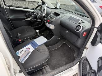 Peugeot 107 1.0 Sportium picture 27