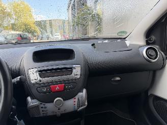 Peugeot 107 1.0 Sportium picture 19