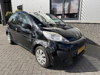 Schadeauto Peugeot 107 1.0 Acces Accent 2013/6
