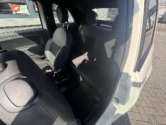 Fiat 500C 1.0 Hybrid Sport picture 30