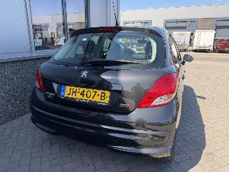 Peugeot 207 1.4 VTi Access picture 7
