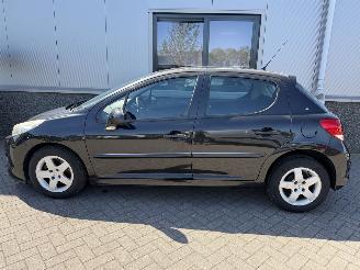 Peugeot 207 1.4 VTi Access picture 23