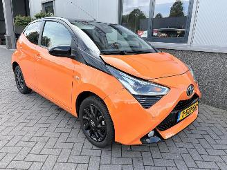 Damaged car Toyota Aygo 1.0 VVT-i x-joy 2019/11