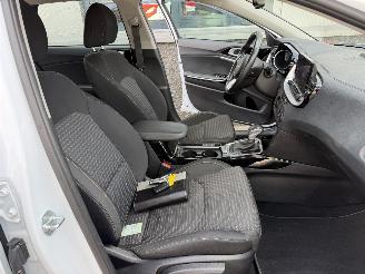 Kia Ceed 1.6 GDI PHEV DynamicLine Plug-in Sportswagon picture 25