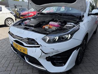 Kia Ceed 1.6 GDI PHEV DynamicLine Plug-in Sportswagon picture 21