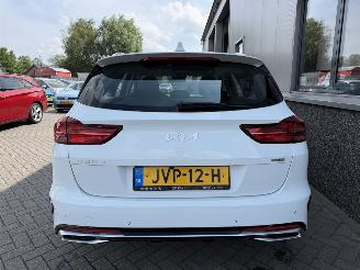 Kia Ceed 1.6 GDI PHEV DynamicLine Plug-in Sportswagon picture 31