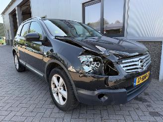 Vaurioauto  passenger cars Nissan Qashqai+2 2.0 Tekna 2009/11