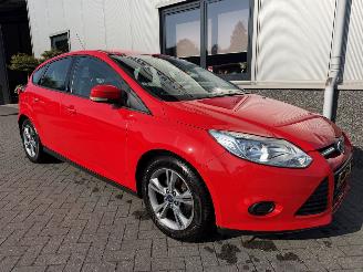 Schadeauto Ford Focus 1.0 EcoBoost 2014/4