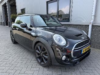 Vaurioauto  passenger cars Mini Cooper S 2.0 Cooper S JW 2014/12