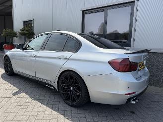 BMW 3-serie 328i xDrive High Executive picture 17