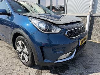 Kia Niro 1.6 GDI Hybrid First Edition picture 11