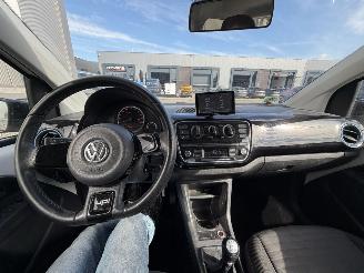 Volkswagen Up! 1.0 High up! BlueMotion picture 10