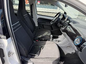 Volkswagen Up! 1.0 High up! BlueMotion picture 17