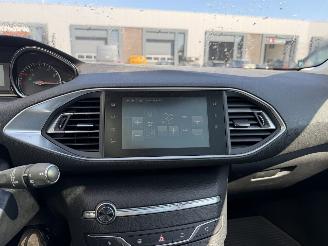 Peugeot 308 308 SW 1.2 PureTech Allure Automaat picture 21