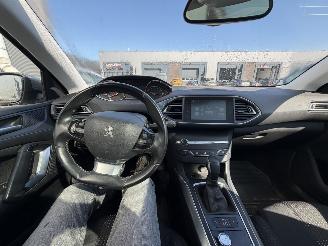 Peugeot 308 308 SW 1.2 PureTech Allure Automaat picture 22