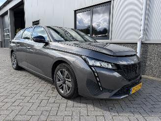 Schadeauto Peugeot 308 SW 1.2 PureTech Active Pack Business 2022/5
