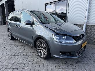 Damaged car Volkswagen Sharan 2.0 TSI Highline 7-Persoons Automaat 2013/2