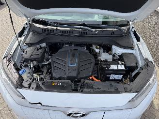 Hyundai Kona EV Premium 64 kWh picture 13