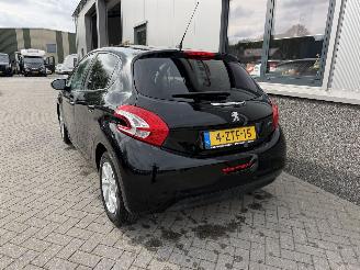 Peugeot 208 1.2 PureTech Style picture 26