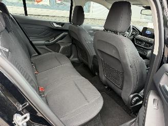 Ford Focus 1.0 EcoBoost Titanium Business picture 14