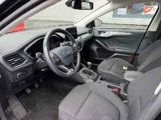 Ford Focus 1.0 EcoBoost Titanium Business picture 10