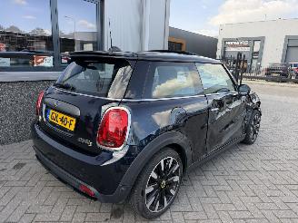 Mini Electric MINI Yours 33 kWh picture 6