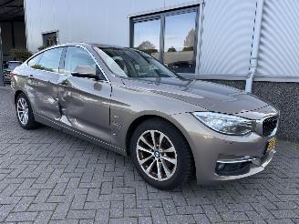 BMW 3-serie GT 320i xDrive Luxury picture 3