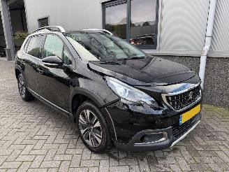 skadebil auto Peugeot 2008 1.2 PureTech Allure G-403-ST 2019/11