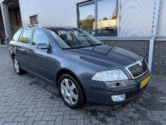 Avarii autoturisme Skoda Octavia 2.0 FSI Elegance Attractive Business Automaat 20-GXL-5 2008/9